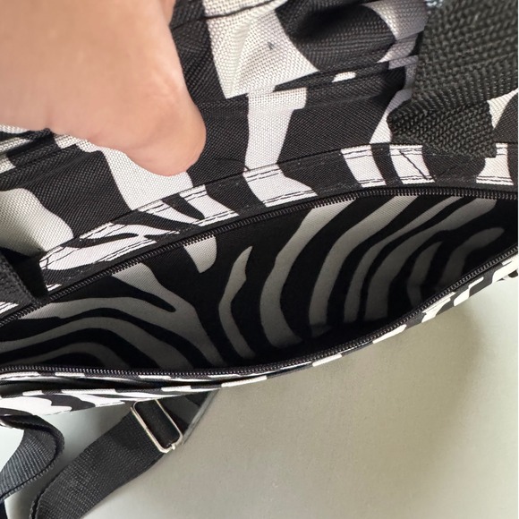 Rockland Zebra Print Carry On Bag Travel Weekender Overnight Duffle Tote - Picture 5 of 7